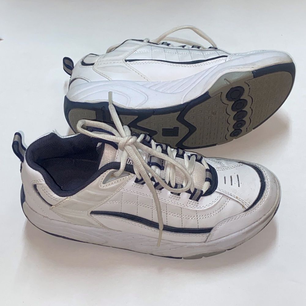 TS Sport Sleek White and Black Men Sneakers Walking Curved Leather Upper Sz, 8.5